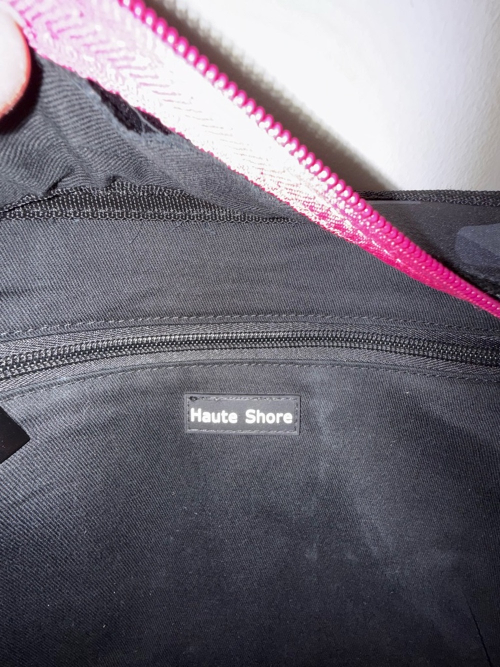 Haute Shore Black Neoprene Crossbody Handbag 12”x13” Pink Stripe Purse EUC - Picture 6 of 6
